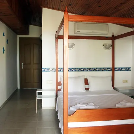 Carla Hotel *